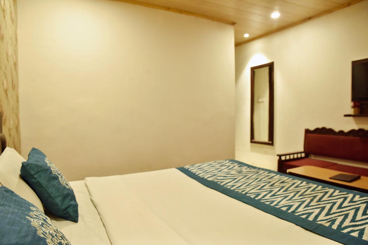 Oyo 8917 Hotel Crystal Palace Shimla Ngoại thất bức ảnh