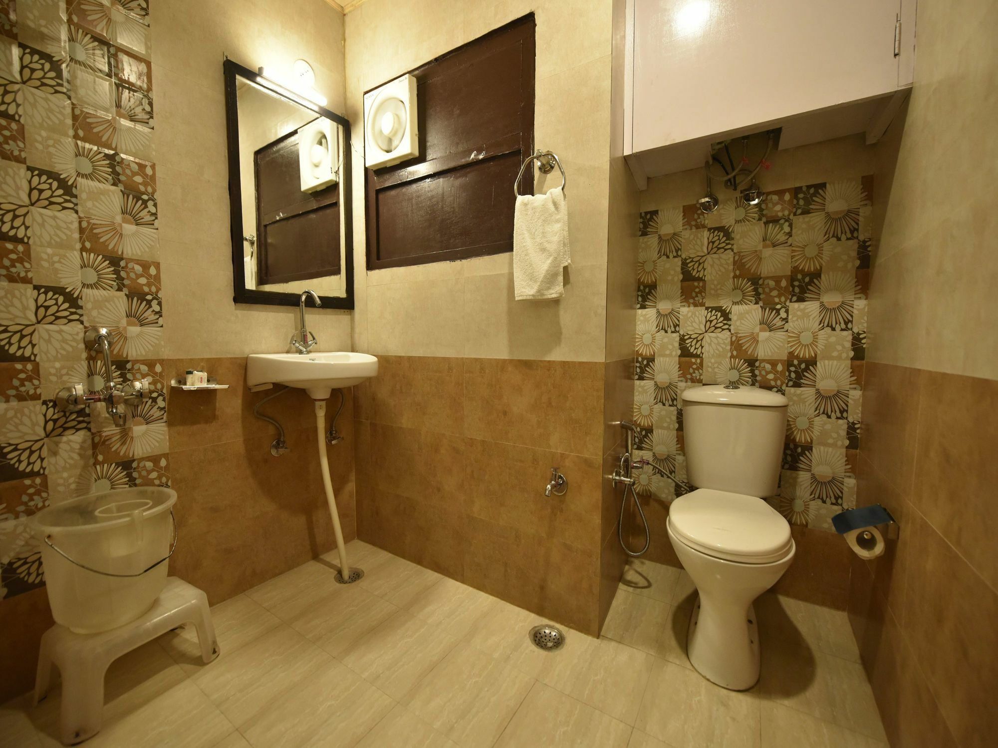 Oyo 8917 Hotel Crystal Palace Shimla Ngoại thất bức ảnh
